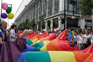Pridelondonparadeandflag2008