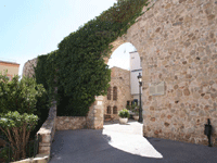 Arco de la muralla del castillo de Calpe